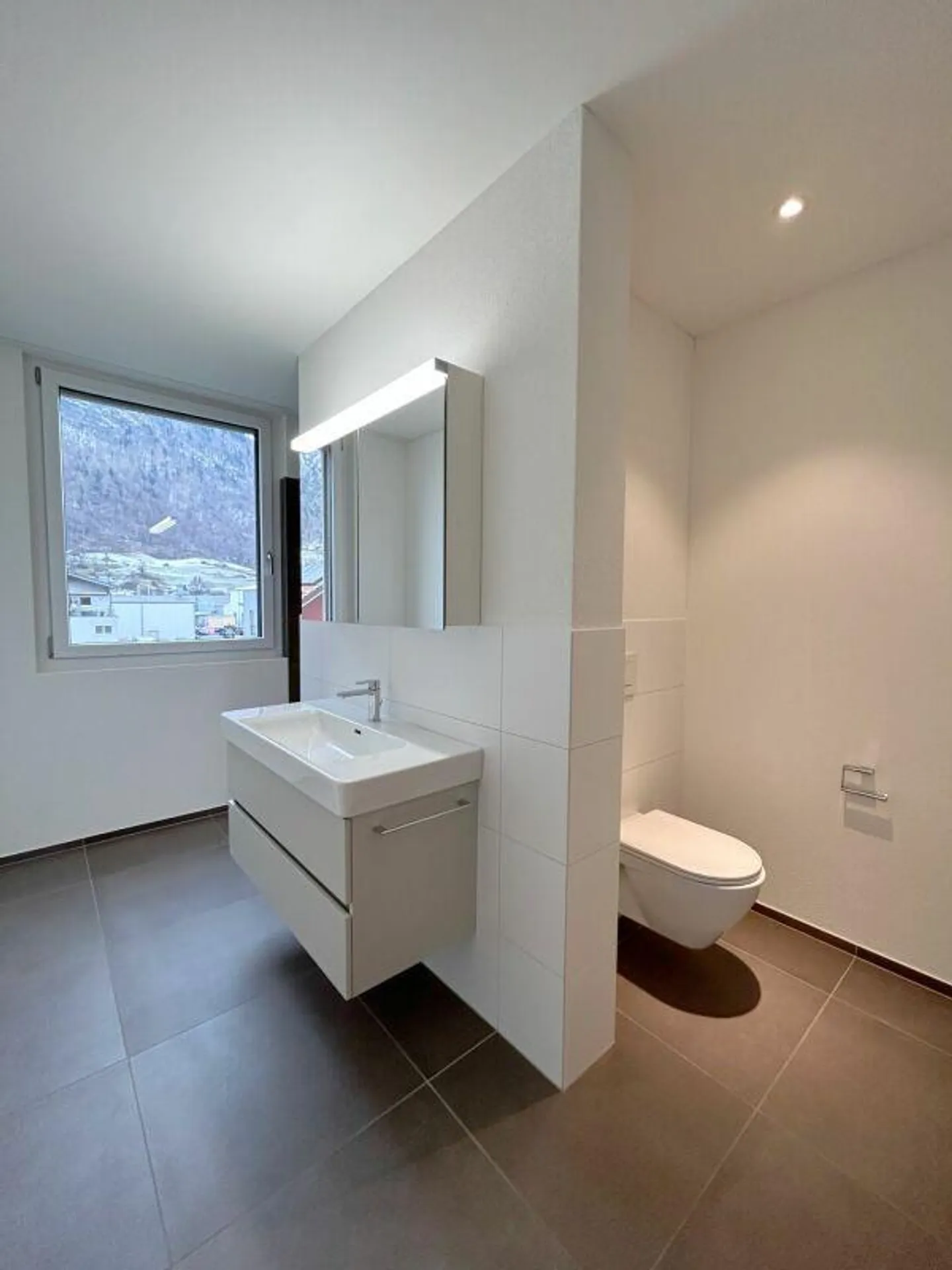 Vivre dans le vert - Appartement 2.5 pièces au 2ème étage - Photo 5 sur 12