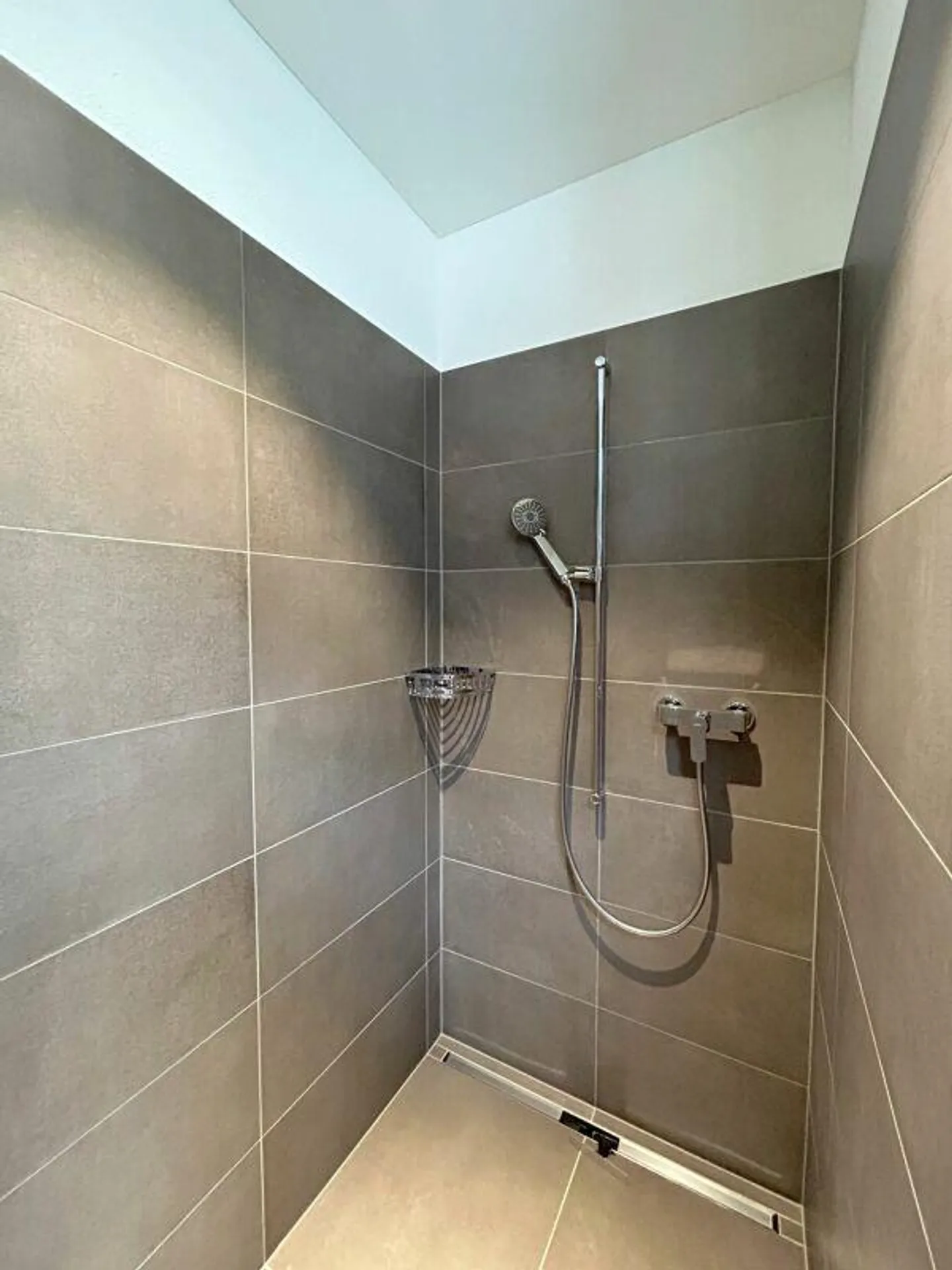 Vivre dans le vert - Appartement 2.5 pièces au 2ème étage - Photo 6 sur 12