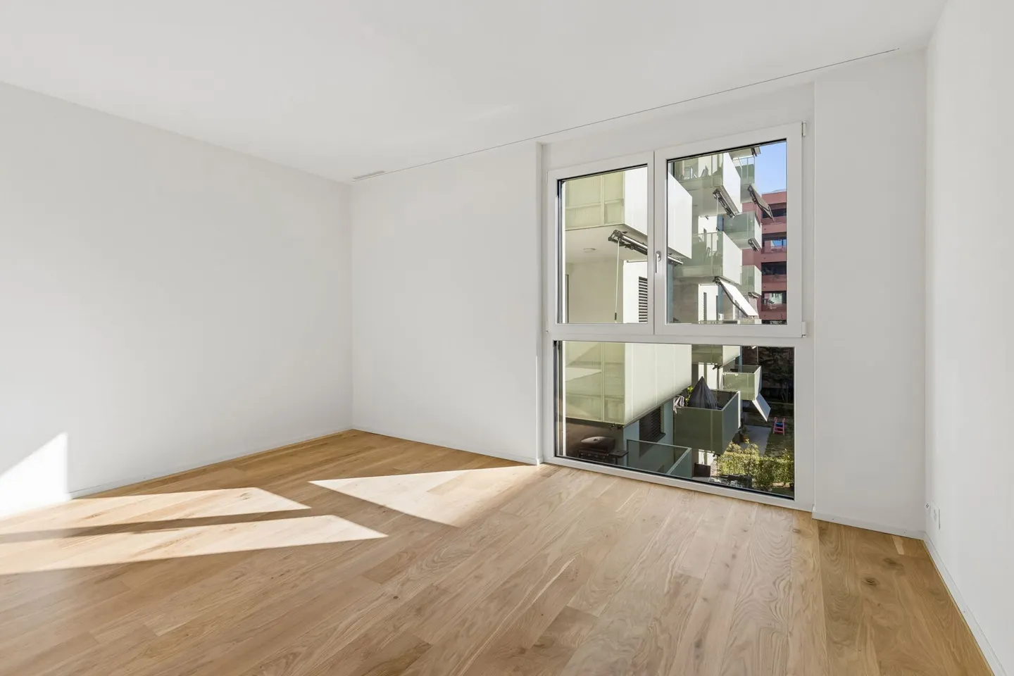Appartement moderne de 5,5 pièces avec vue sur la verdure - Photo 6 sur 14