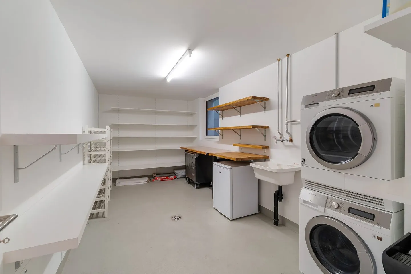 Modern terrace apartment with fantastic views - Photo 10 of 11