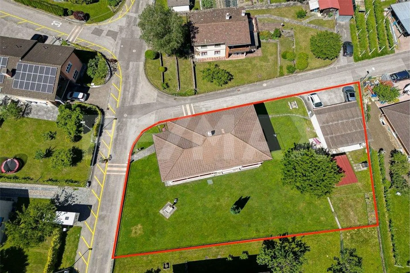 Proprietà d'investimento con giardino - Foto 10 di 13