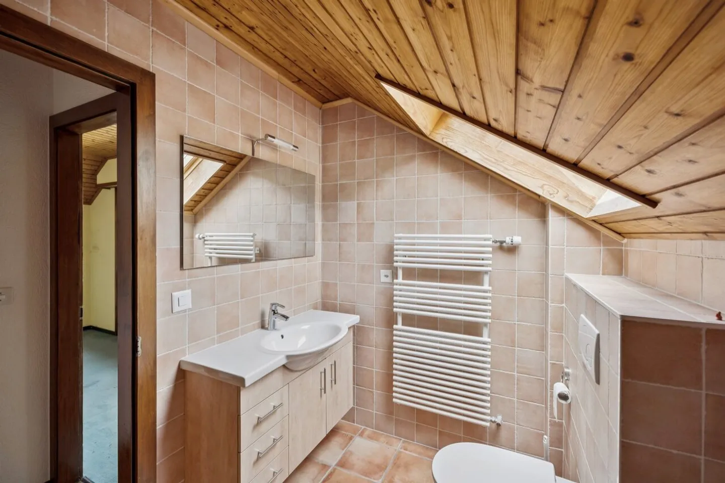 Einfamilienhaus zur Renovierung in Wohngegend - Foto 14 von 20