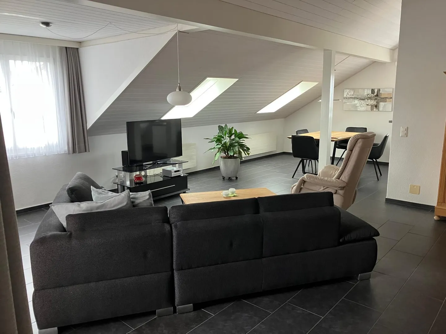 Bright Apartment in Kirchberg - Photo 3 of 10