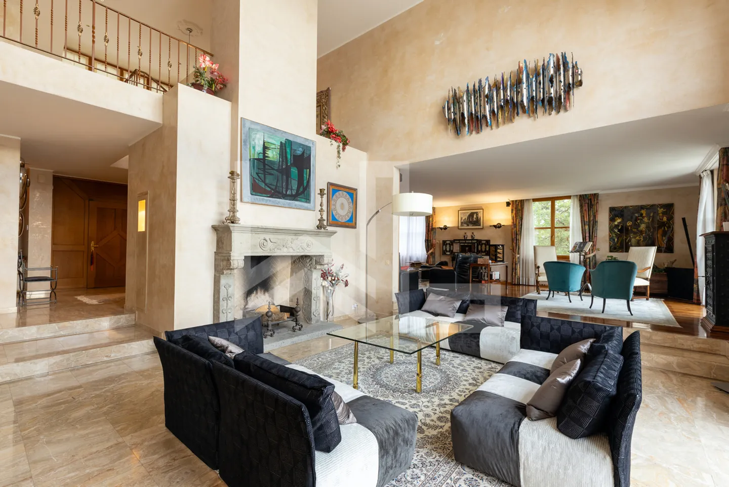 8-room House - Photo 5 of 13