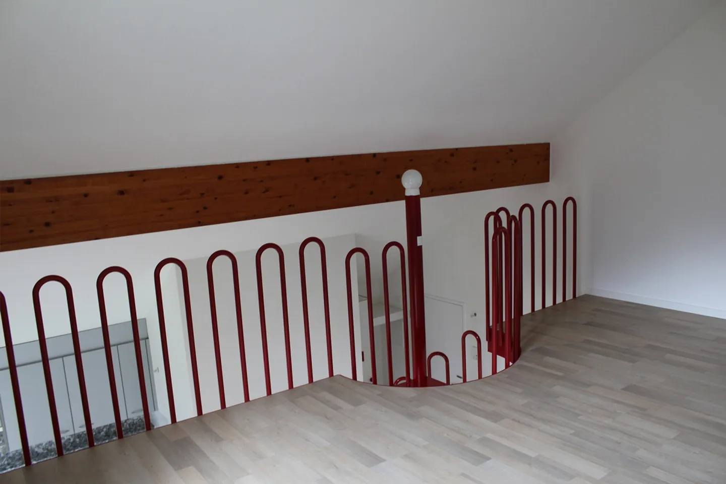 Appartamento duplex originale di 2 camere a Ennenda - Foto 7 di 8