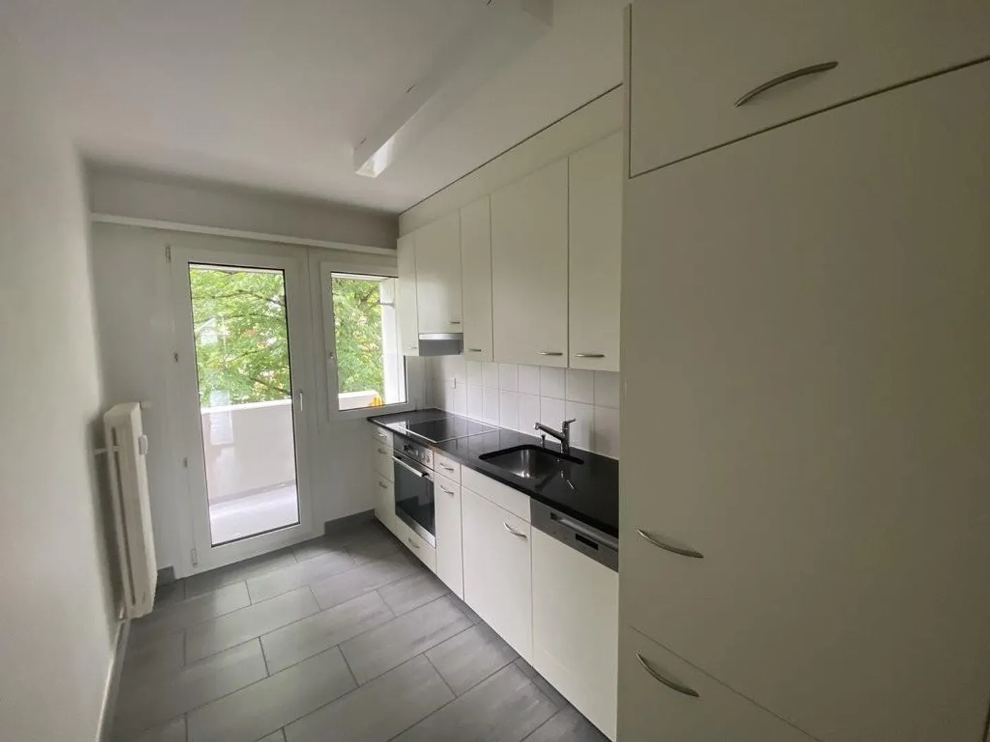 4.5-room apartment in well-kept property - Photo 2 of 10