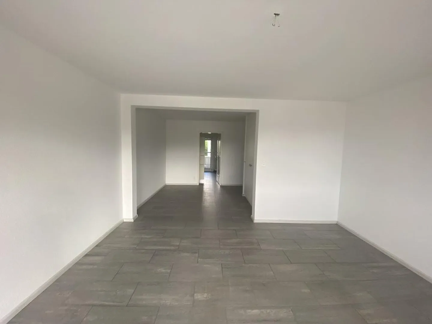 4.5-room apartment in well-kept property - Photo 3 of 10