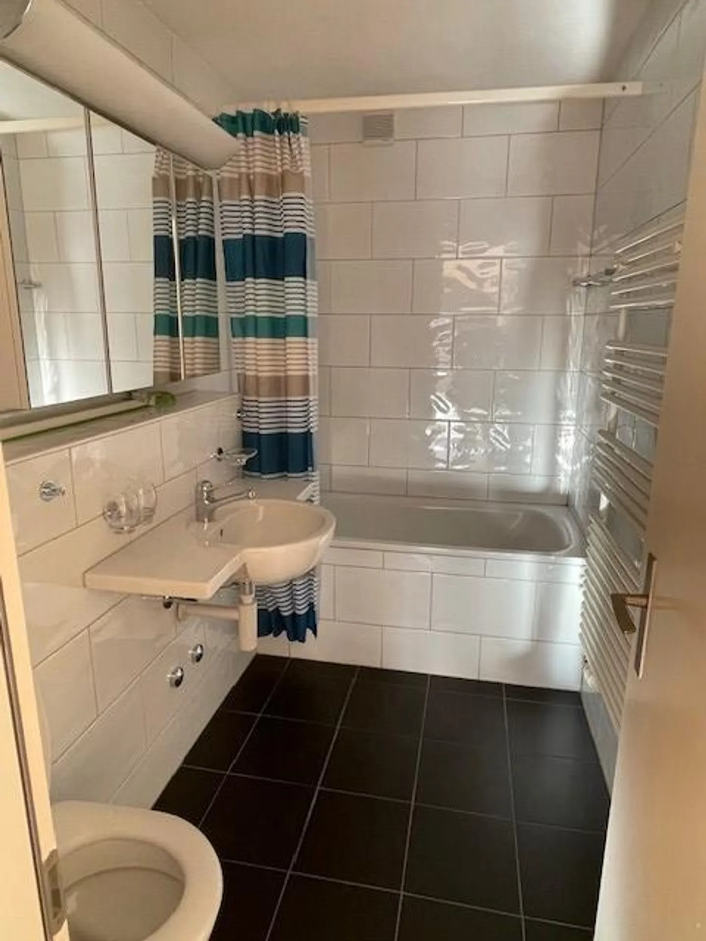 Charmante 4.5-Zimmerwohnung mit Aussicht - Foto 8 von 9