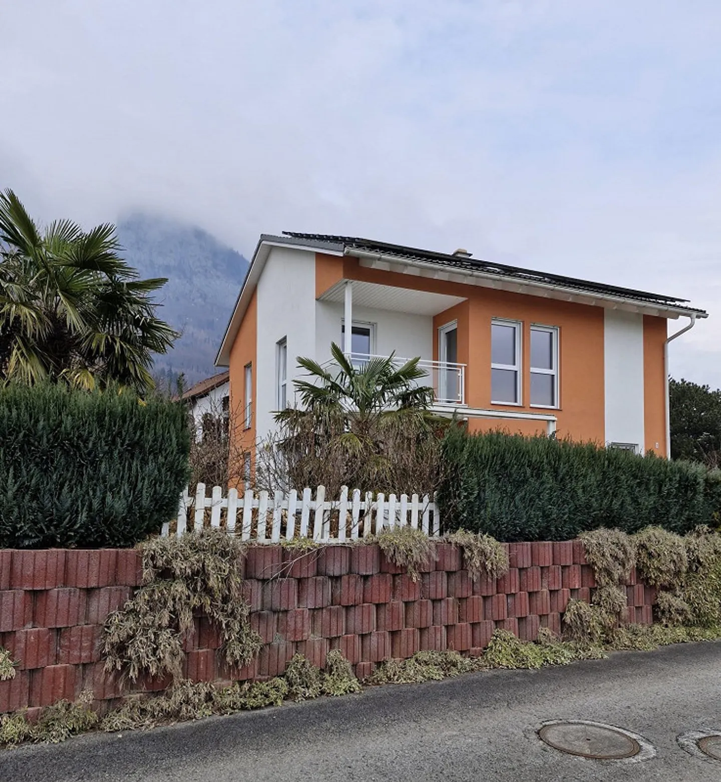 Konkursamtliche Grundstücksteigerung, Einfamilienhaus im Baurecht - Foto 1 di 1