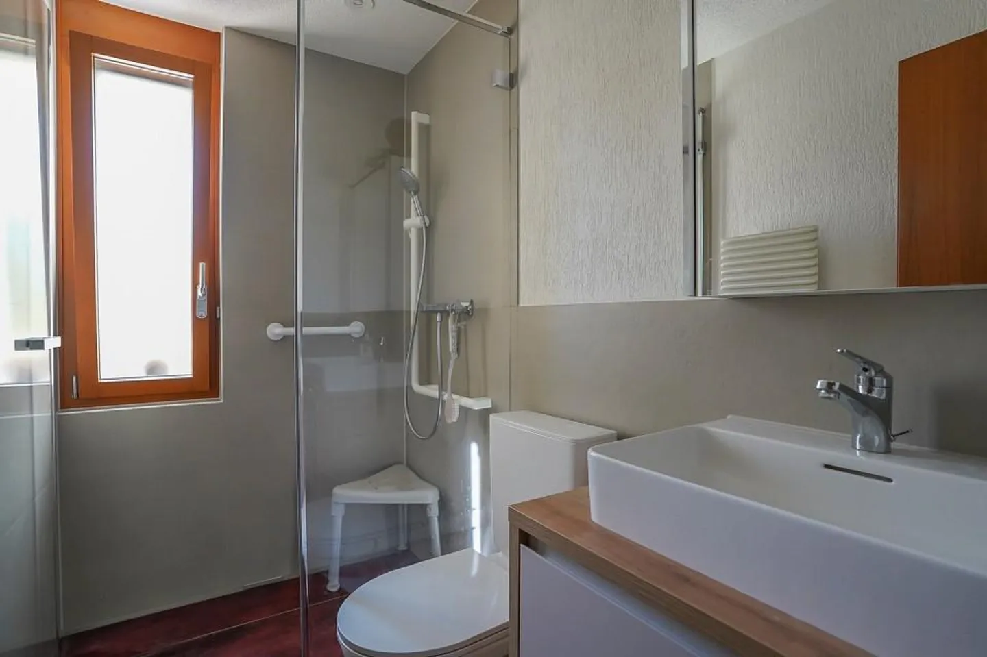Spacious, detached single-family house in the best location - Photo 6 of 13