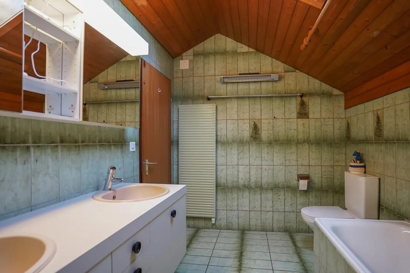 Spacious, detached single-family house in the best location - Photo 7 of 13