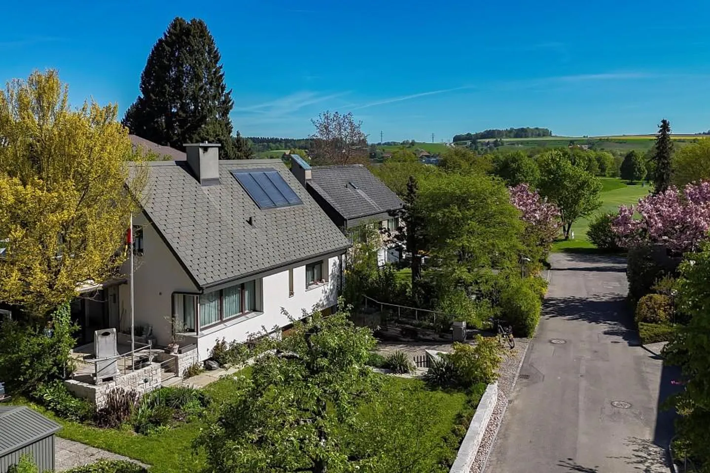 Spacious, detached single-family house in the best location - Photo 9 of 13