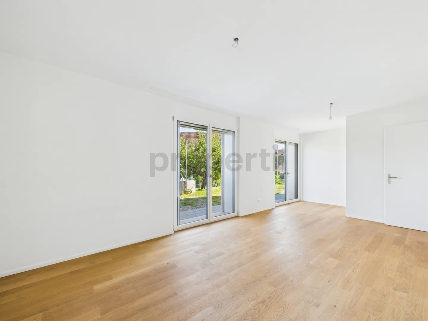 Moderne 3.5-Zimmer Wohnung mit Terrasse in Benzenschwil - Foto 2 von 13