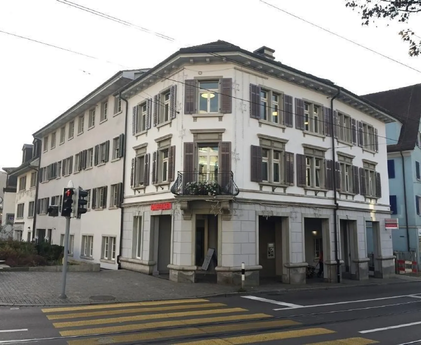 In the center of Höngg - near Meierhofplatz - Photo 1 of 5