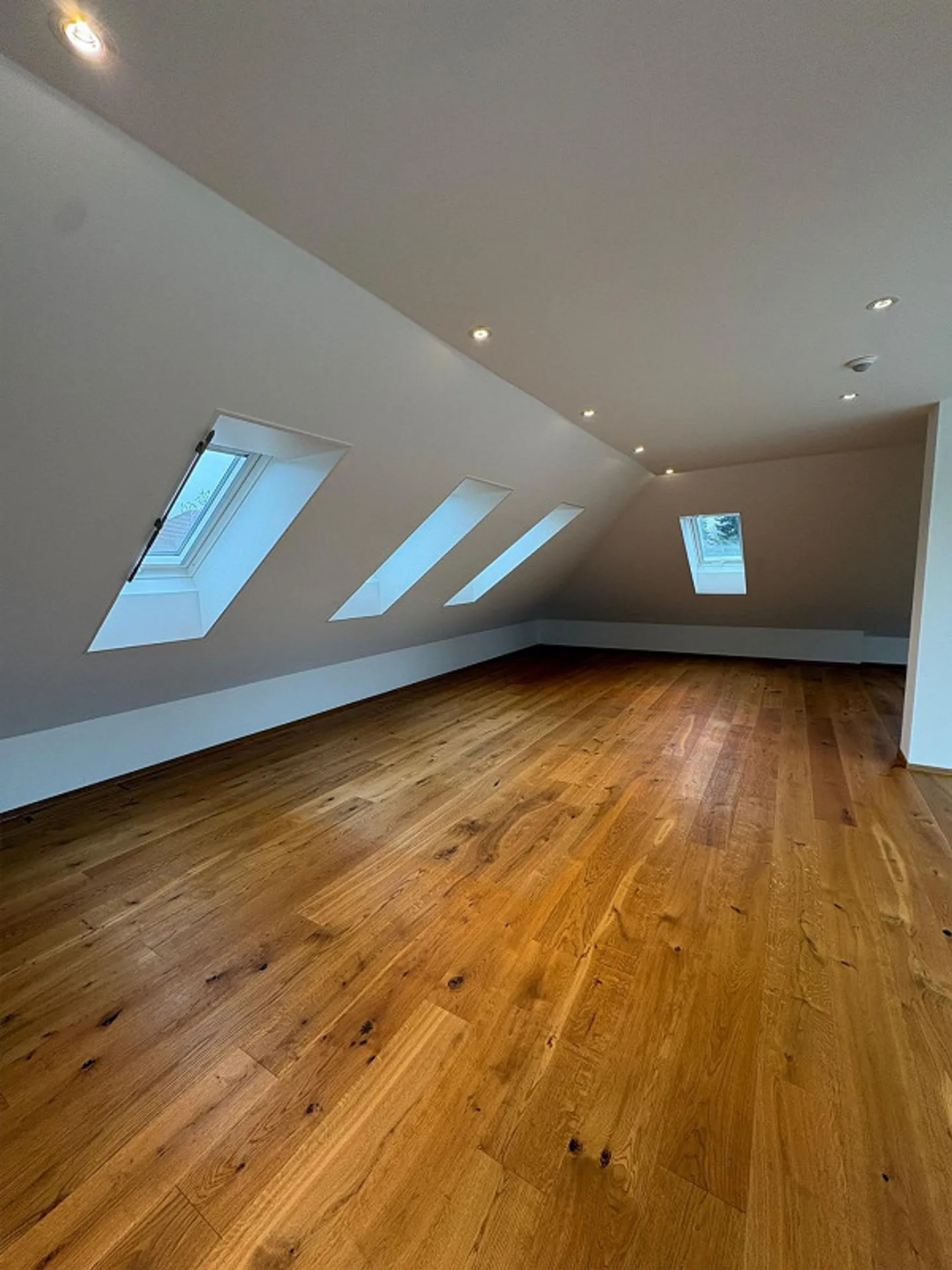 Appartement 3.5 pièces avec un très grand balcon et un agencement moderne - Photo 8 sur 11