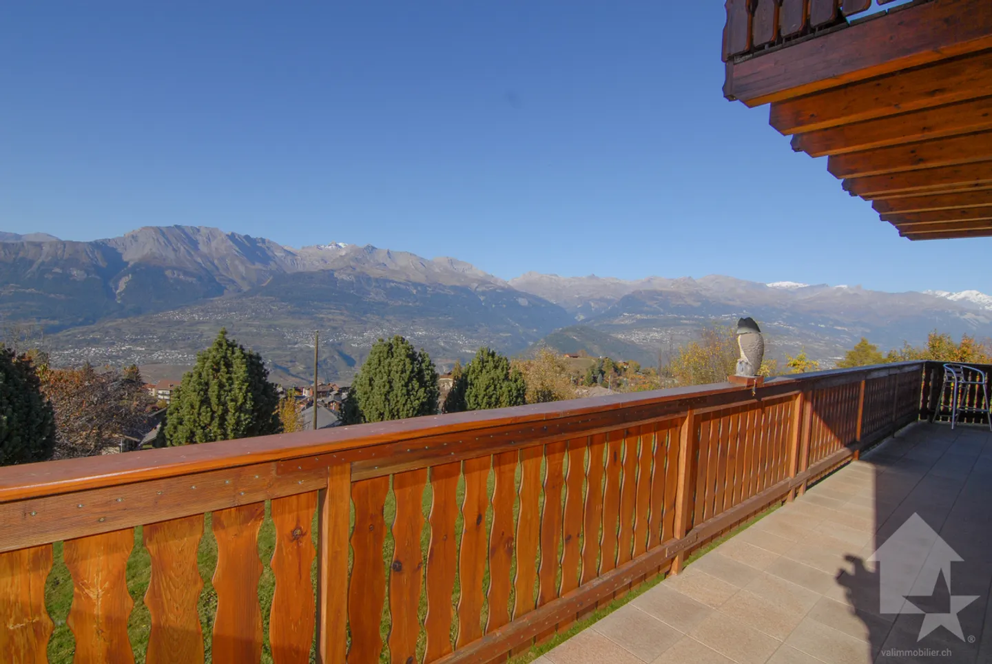 Pretty 6.5-room chalet with stunning panoramic views - Photo 29 of 38