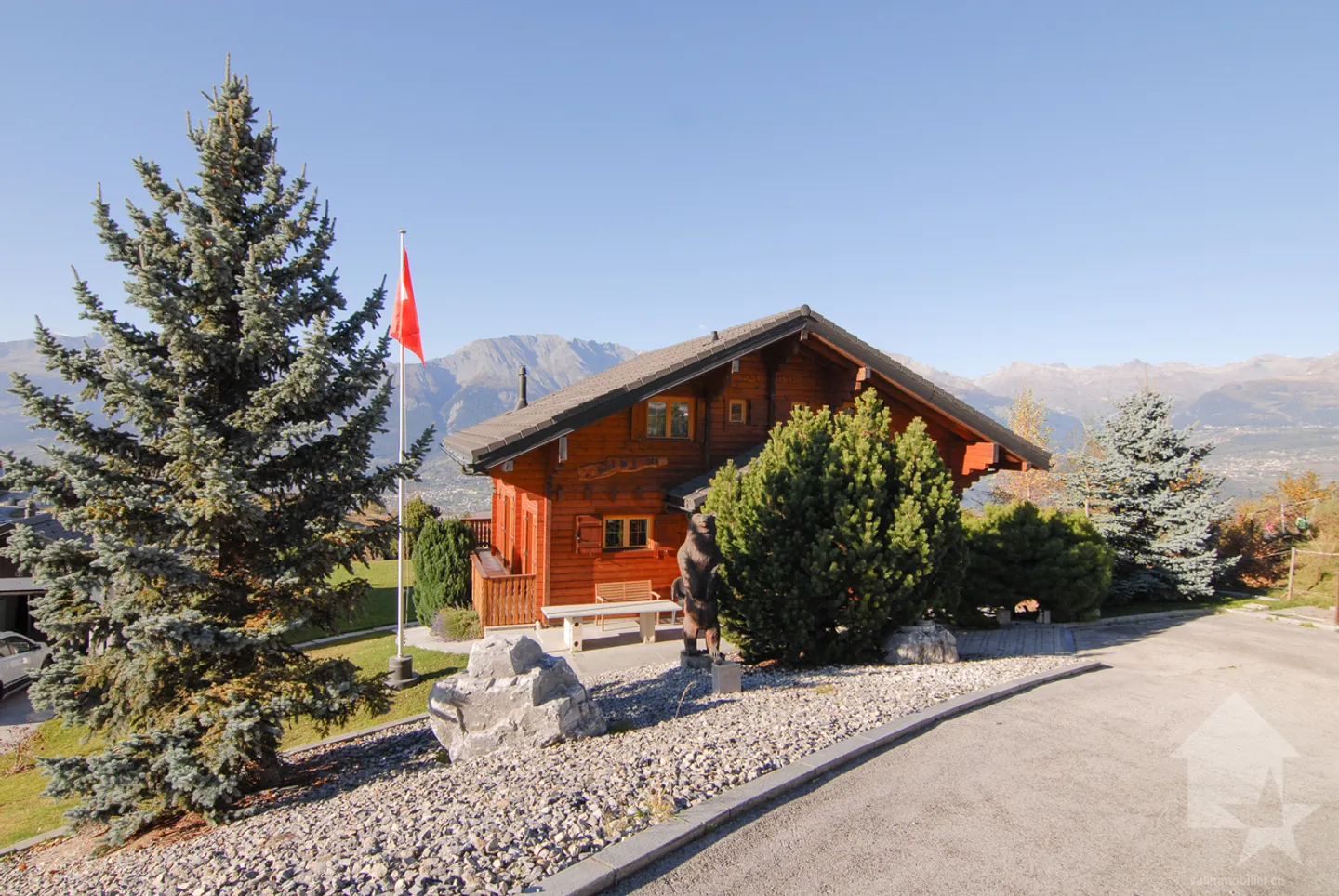 Pretty 6.5-room chalet with stunning panoramic views - Photo 1 of 38
