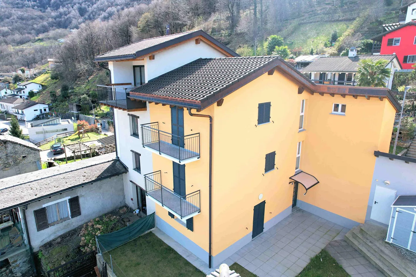 Maisons sur la colline pour les amateurs de verdure et de tranquillité - Photo 2 sur 15