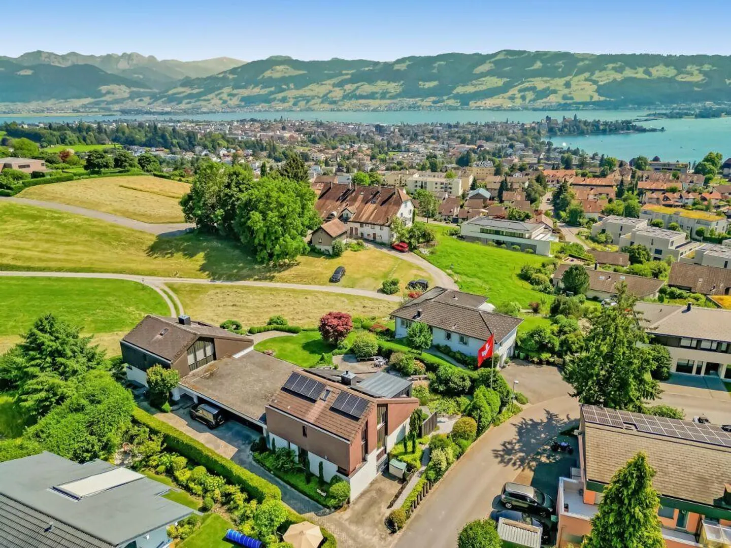 Charmantes Familienhaus mit Garten - Foto 3 von 8