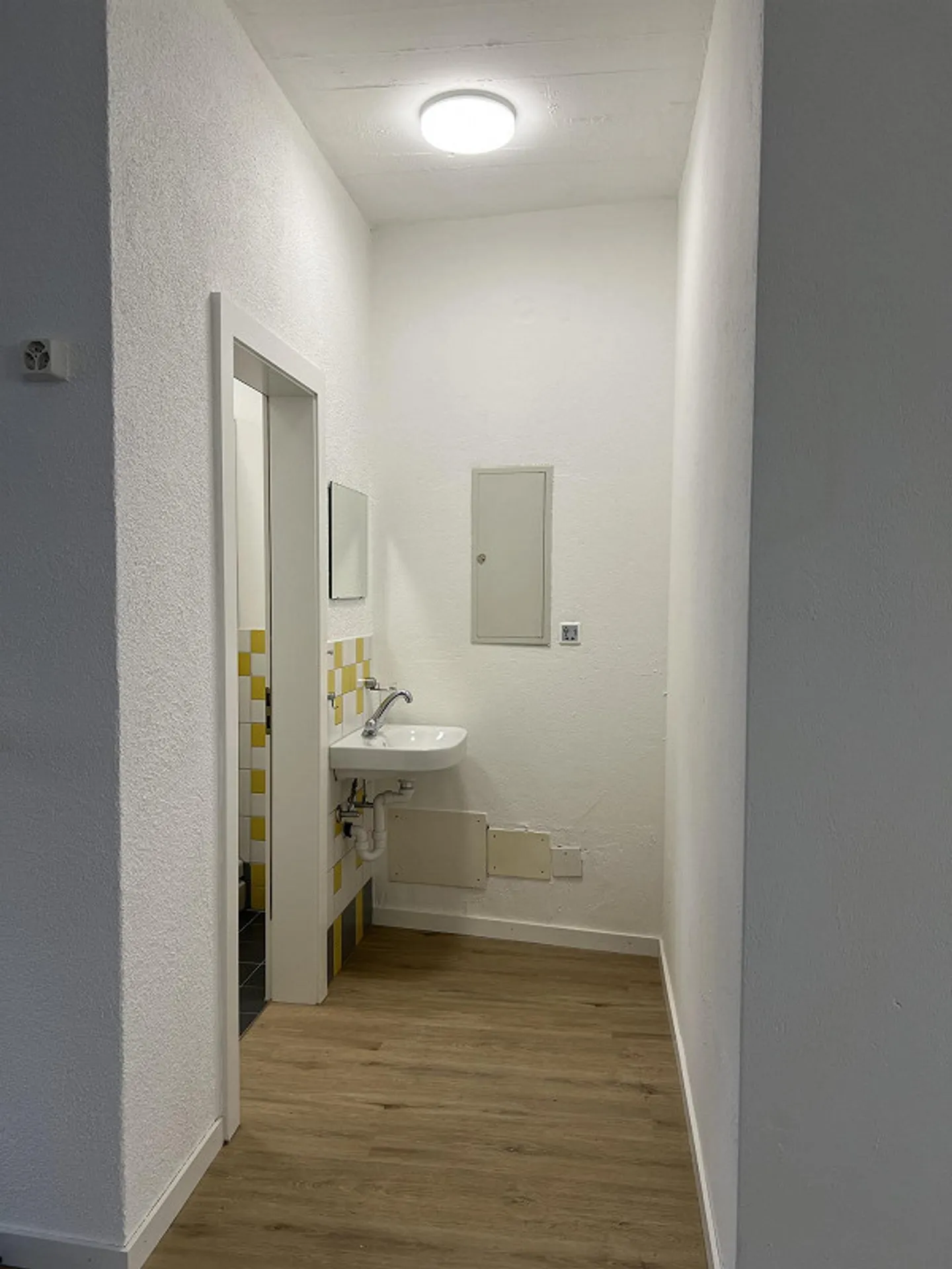 Bel espace commercial - Vieille ville d'Arbon - Places de parking disponibles - Photo 5 sur 10