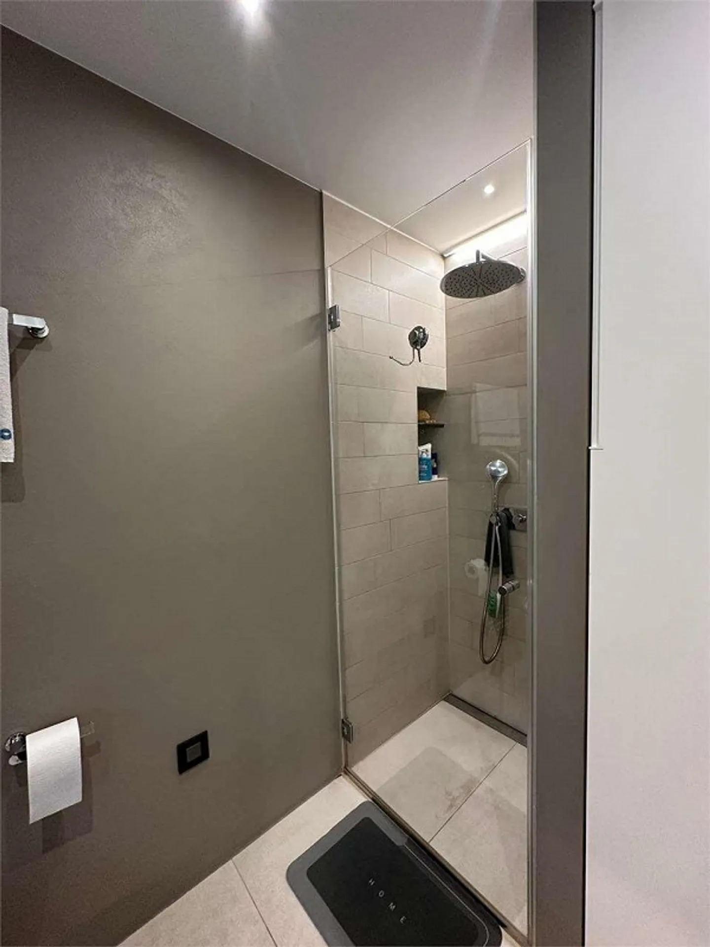 Esclusivo e Moderno 3.5 locali nel prestigioso complesso "Parco Lago" - Foto 8 di 13