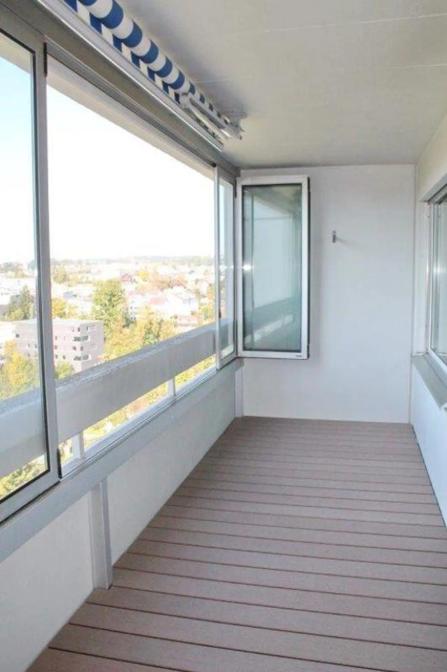 Appartement lumineux de 4,5 pièces avec vue - Photo 6 sur 9