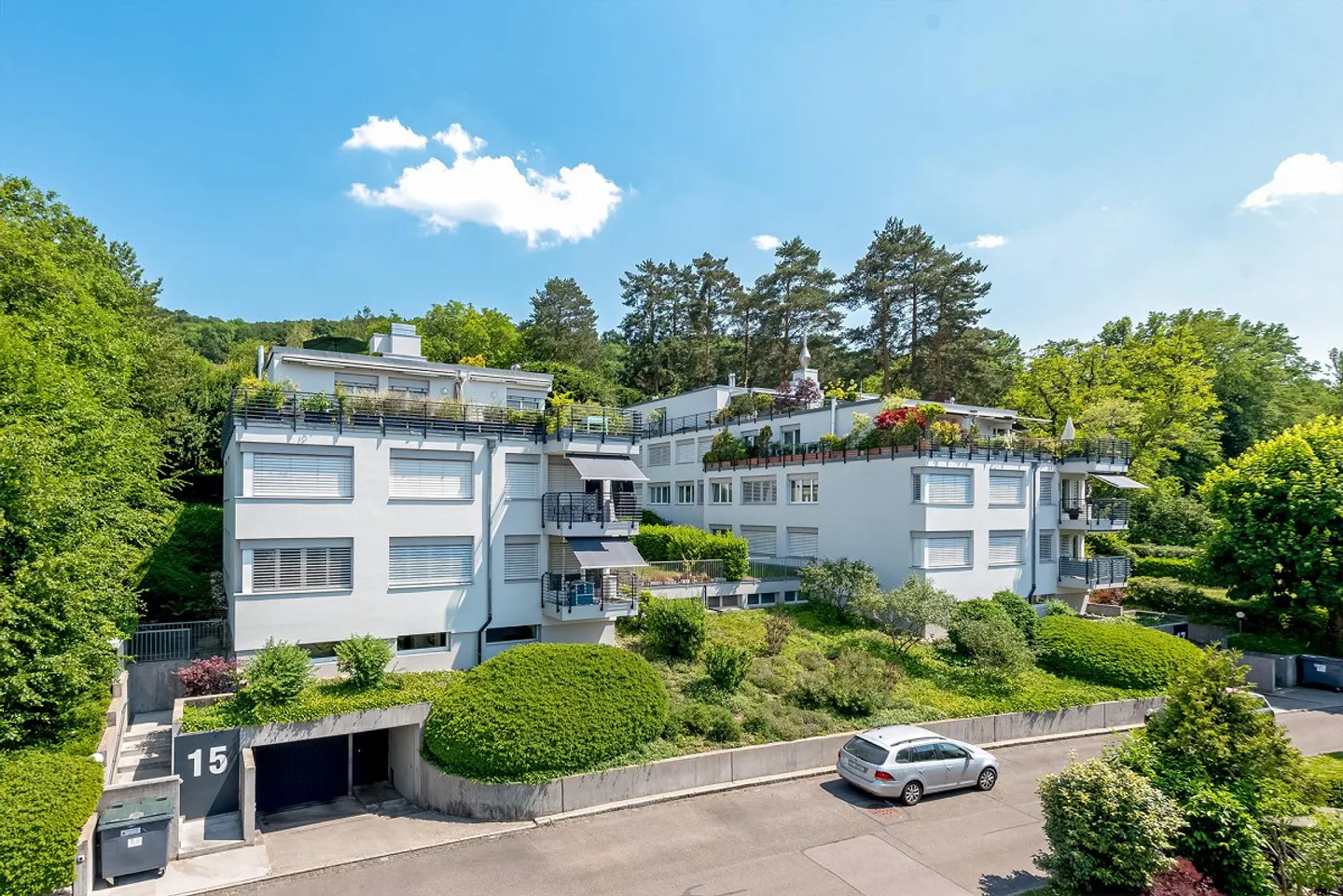 Garage près de Hörnli - Photo 1 sur 6