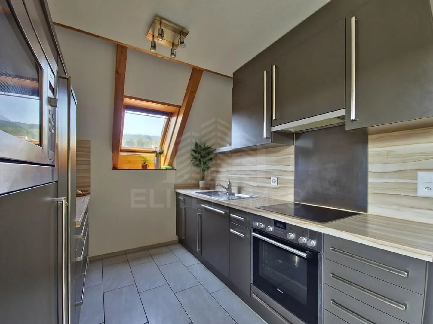 «KOMPLETT RENOVIERT AN ZENTRALER LAGE» - Foto 4 di 5