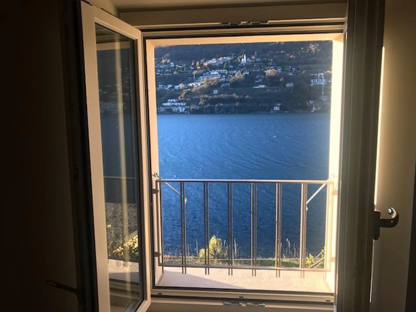 Dachwohnung mit atemberaubendem Seeblick in einem Haus mit nur 3 Wohnungen - Foto 5 von 16