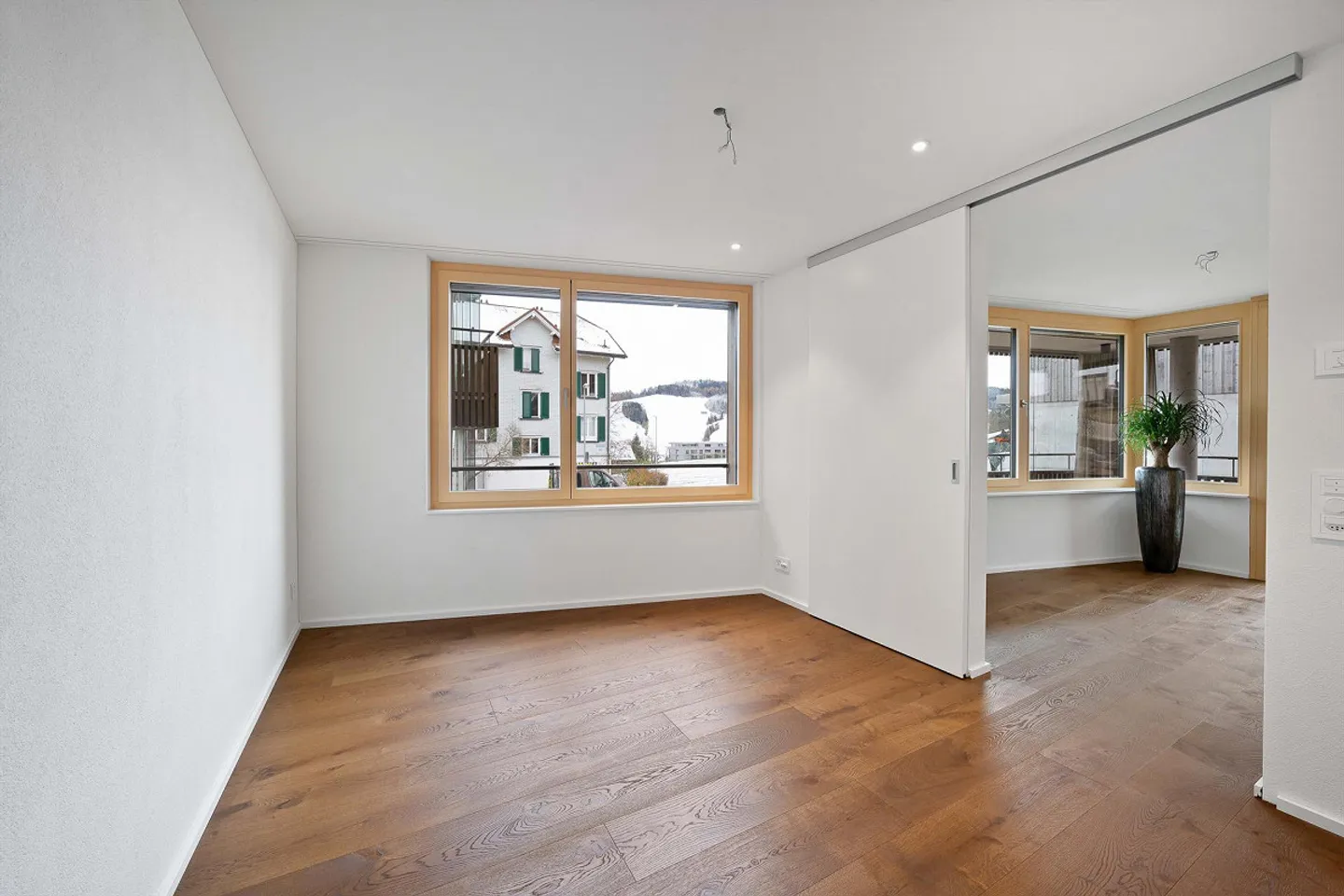 Ruhige und moderne 2,5-Zimmerwohnung in Degersheim - Foto 4 di 10