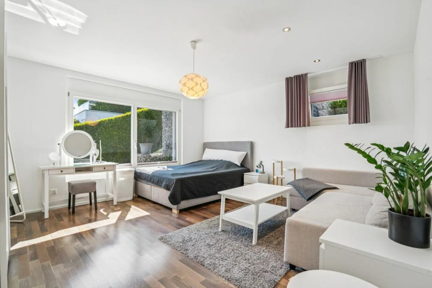 Exclusive family villa with separate apartment and lake view - Photo 7 of 14
