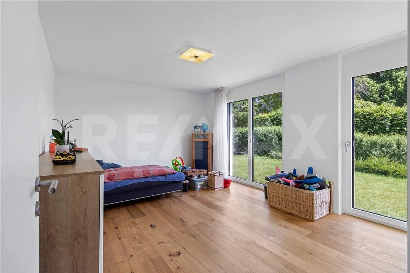Expérience de vie de 5 ½ pièces avec vue sur la montagne, jardin et confort de vie maximal - Photo 6 sur 13