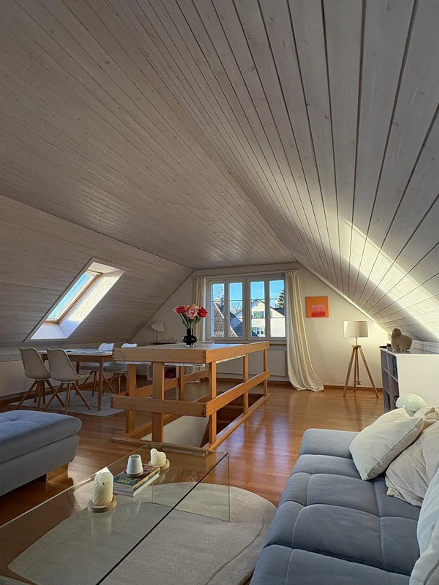 Sur deux étages dans un emplacement calme - Photo 1 sur 7