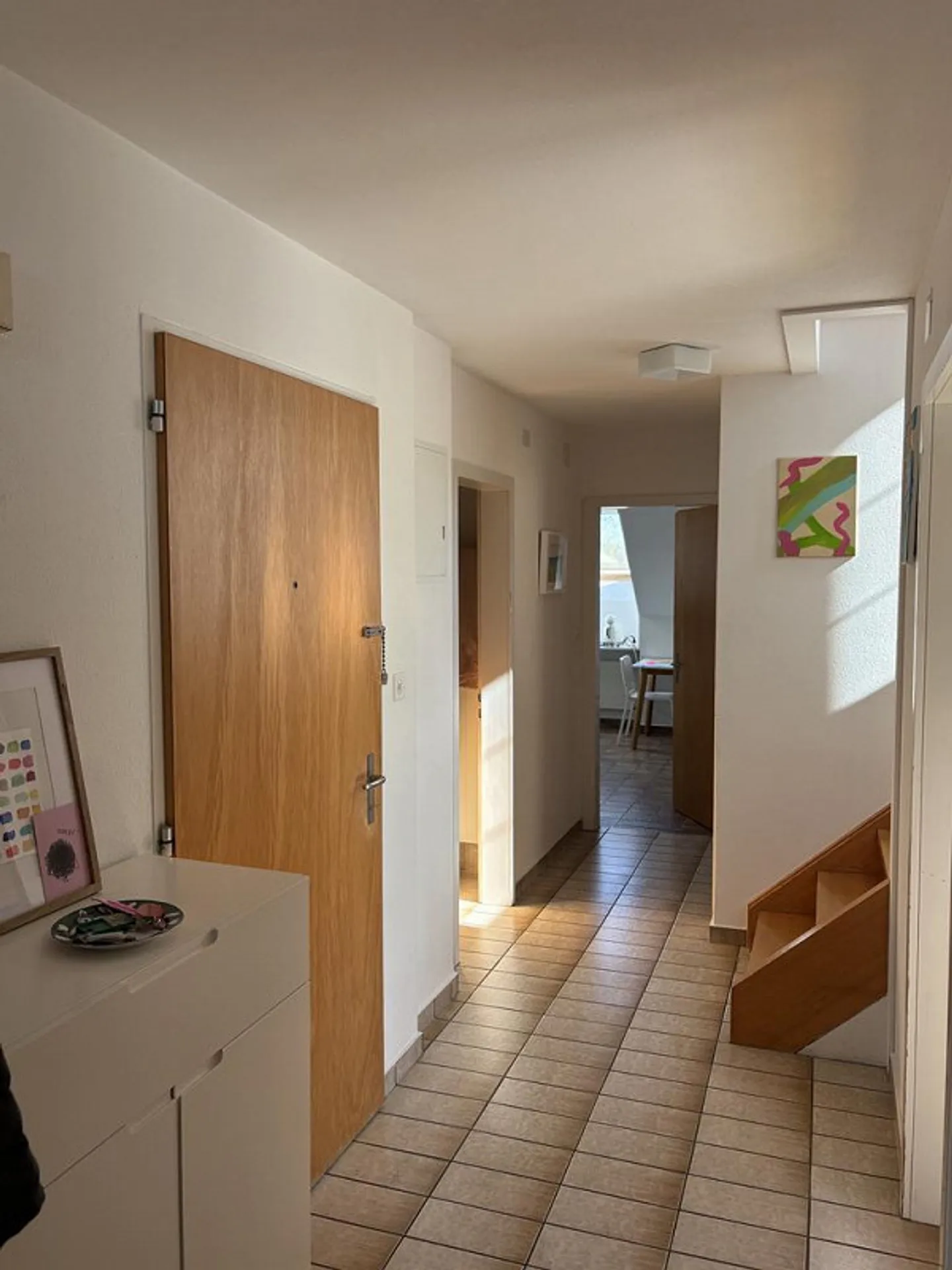 Sur deux étages dans un emplacement calme - Photo 2 sur 7