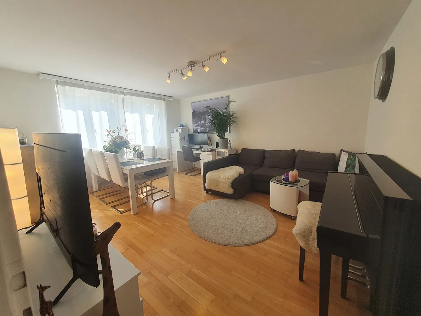 Appartement 2.5 pièces avec balcon près de l'hôpital - Photo 1 sur 12
