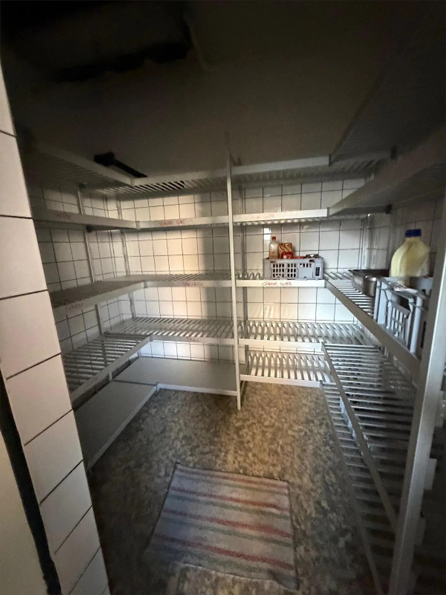 Restaurant with complete inventory - Photo 9 of 10