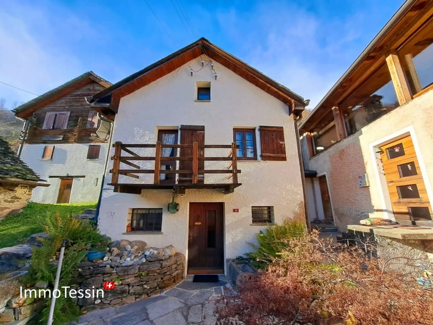 Cozy Rustico with beautiful views of the Ticino mountains - Photo 2 of 13