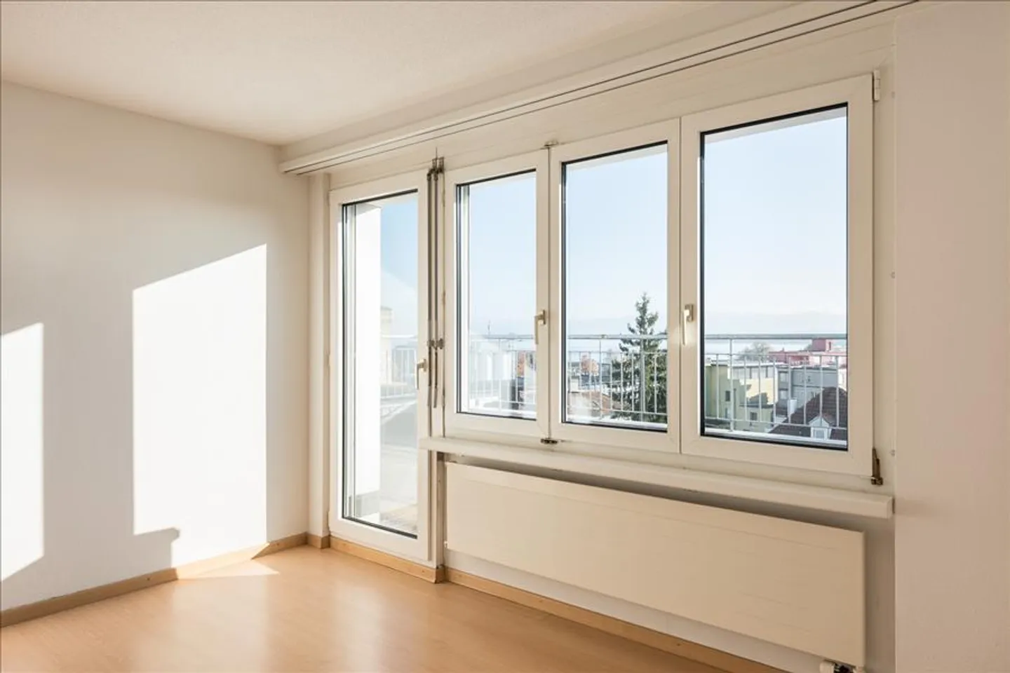 Dream apartment with lake view! - Photo 9 of 12