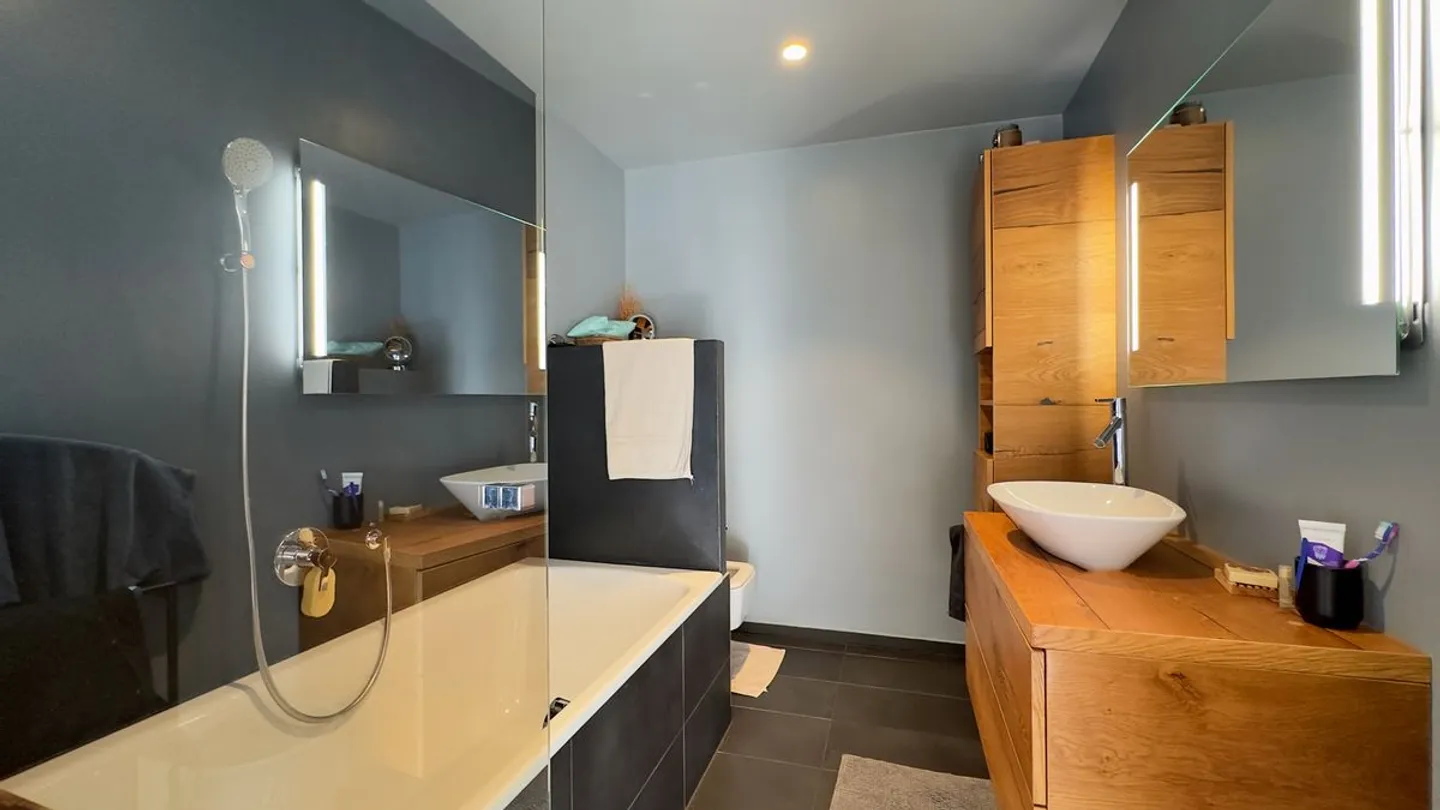 Magnifico duplex di 5,5 locali all'ultimo piano con una terrazza molto grande! - Foto 10 di 13