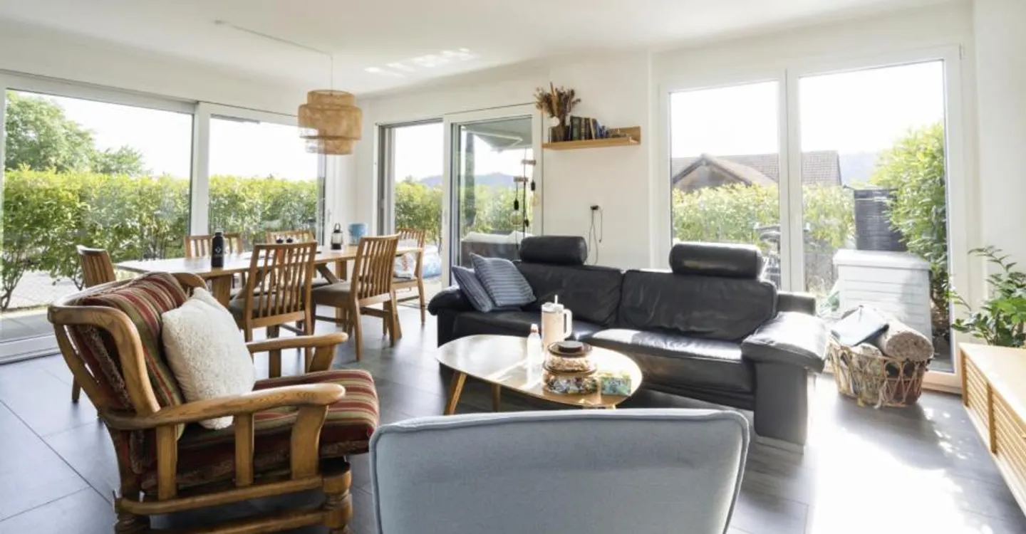 Appartement moderne avec terrasse - Photo 1 sur 5