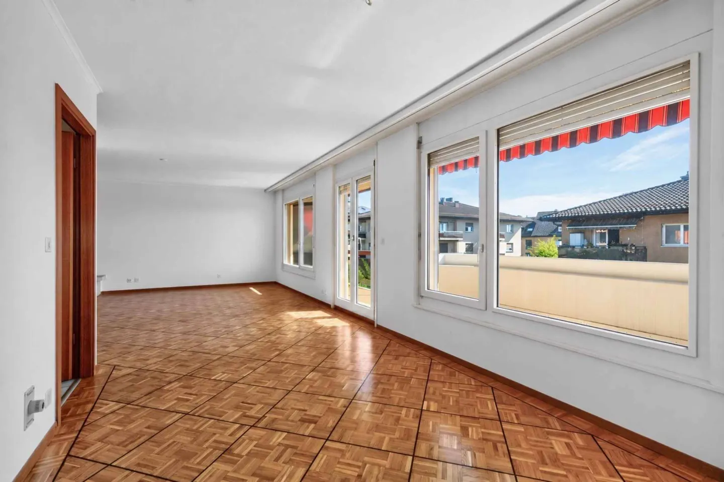 Charming Apartment in Ecublens - Photo 5 of 12