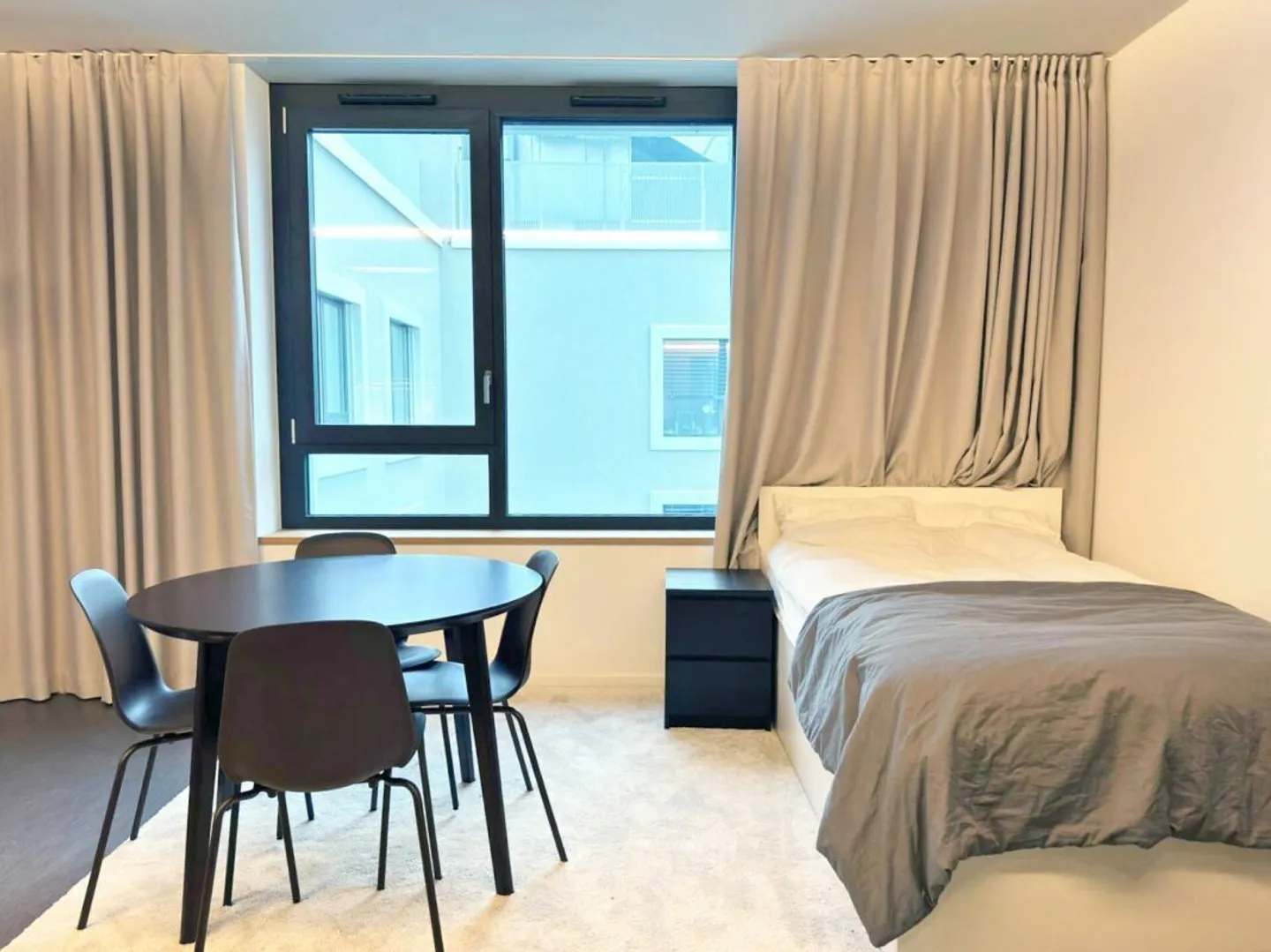 Schönes modernes und möbliertes Studio - zu vermieten - Foto 2 von 12