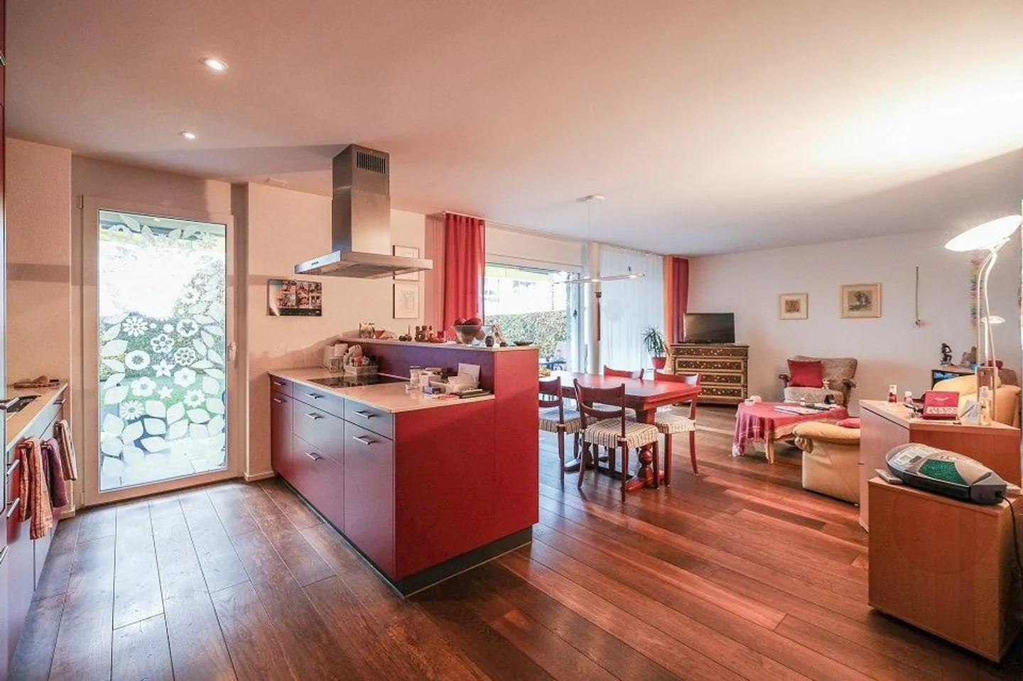 Appartement de jardin attrayant de 3,5 pièces dans un emplacement calme, central et ensoleillé - Photo 8 sur 13