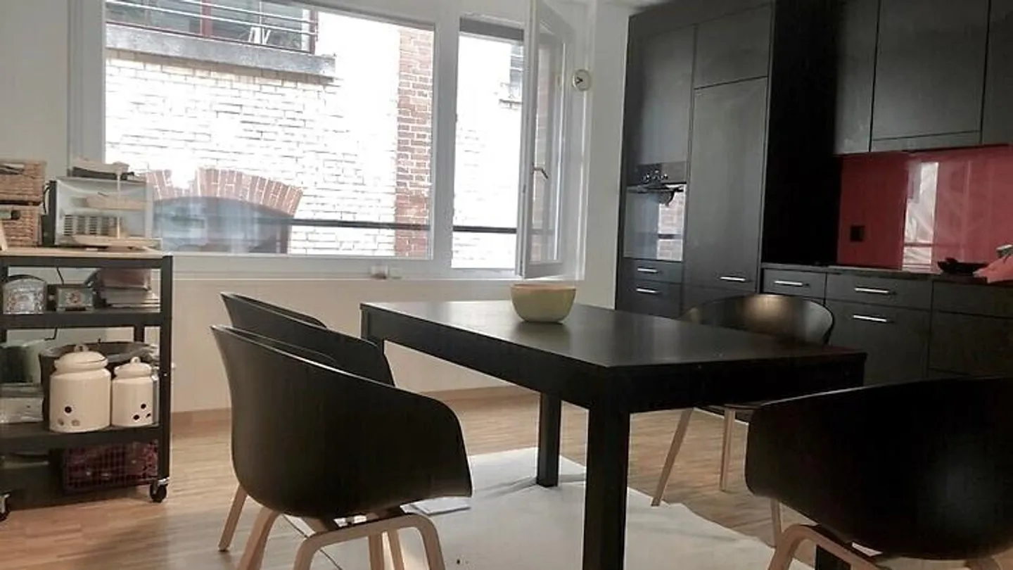 APPARTEMENT 4½ PIÈCES À WINTERTHUR - VILLE, MEUBLÉ, TEMPORAIRE - Photo 2 sur 10