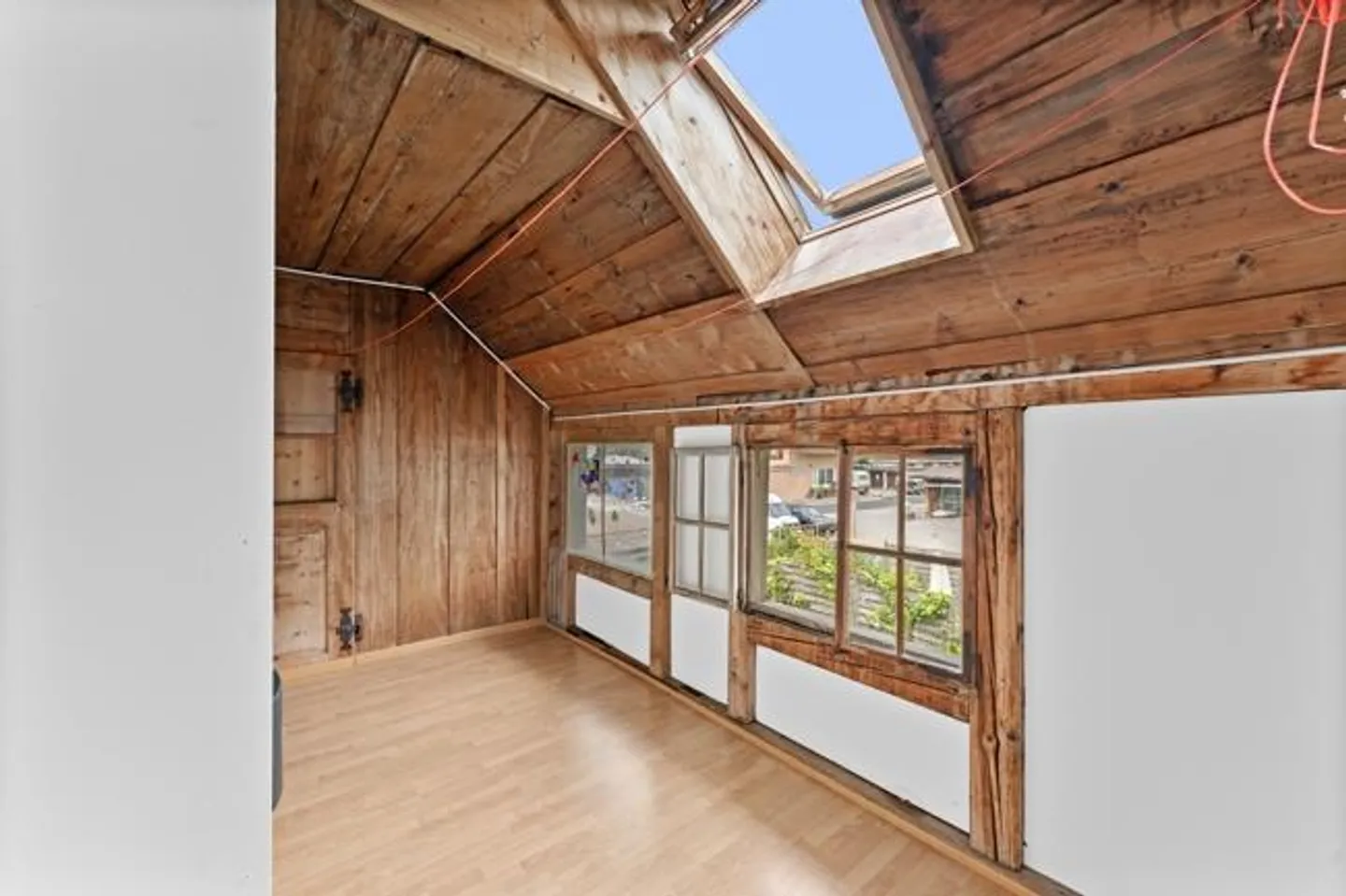 Charming multi-family house with 5.8% yield - Photo 10 of 30