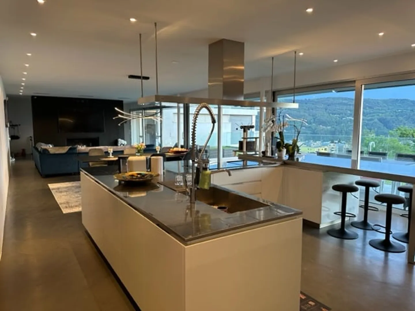 Villa de Prestige, avec piscine d'eau salée et vue dégagée - Photo 5 sur 15