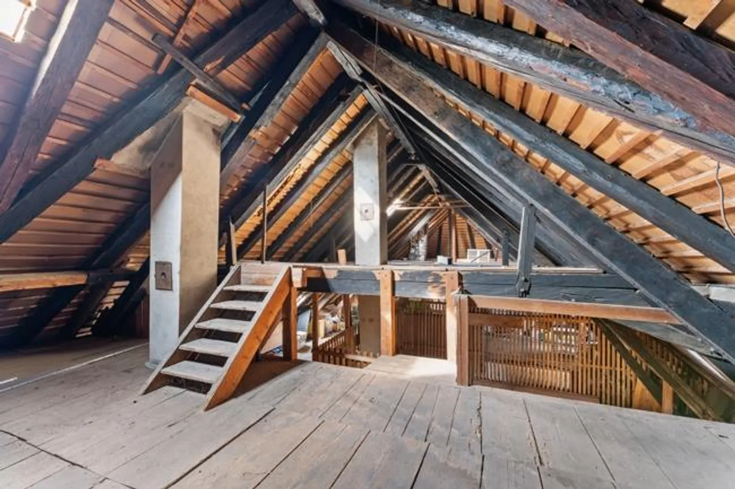 Charming multi-family house with 5.8% yield - Photo 28 of 30