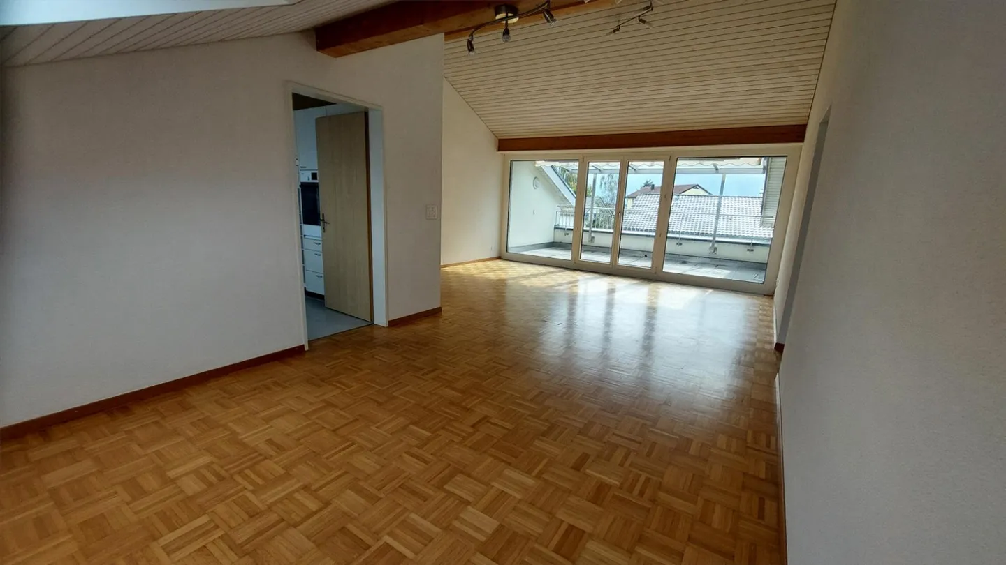 4 1/2 Room Apartment Attic - Photo 3 of 11