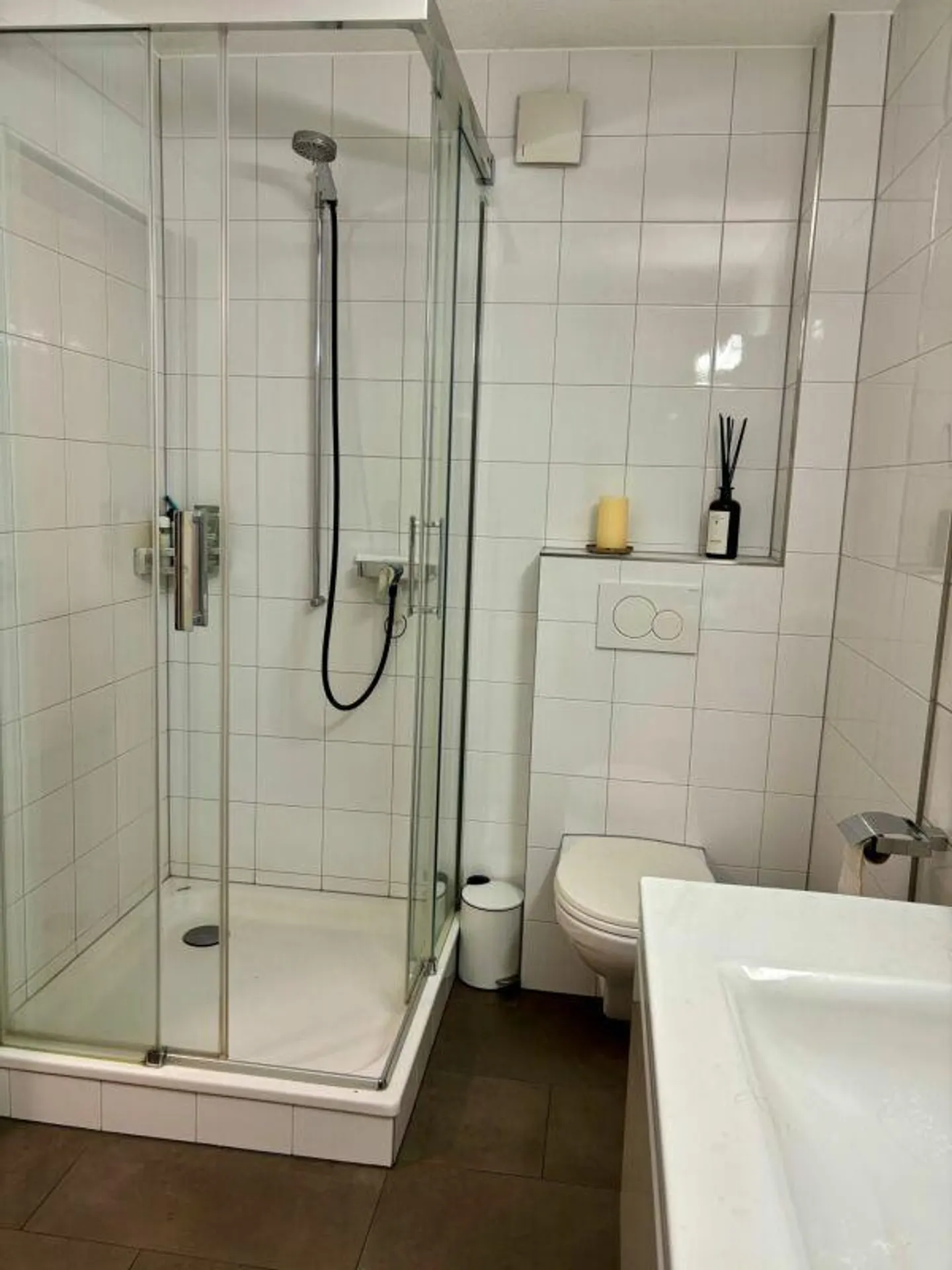 ampio appartamento di 4.5 stanze (112m²) con patio - Foto 8 di 9