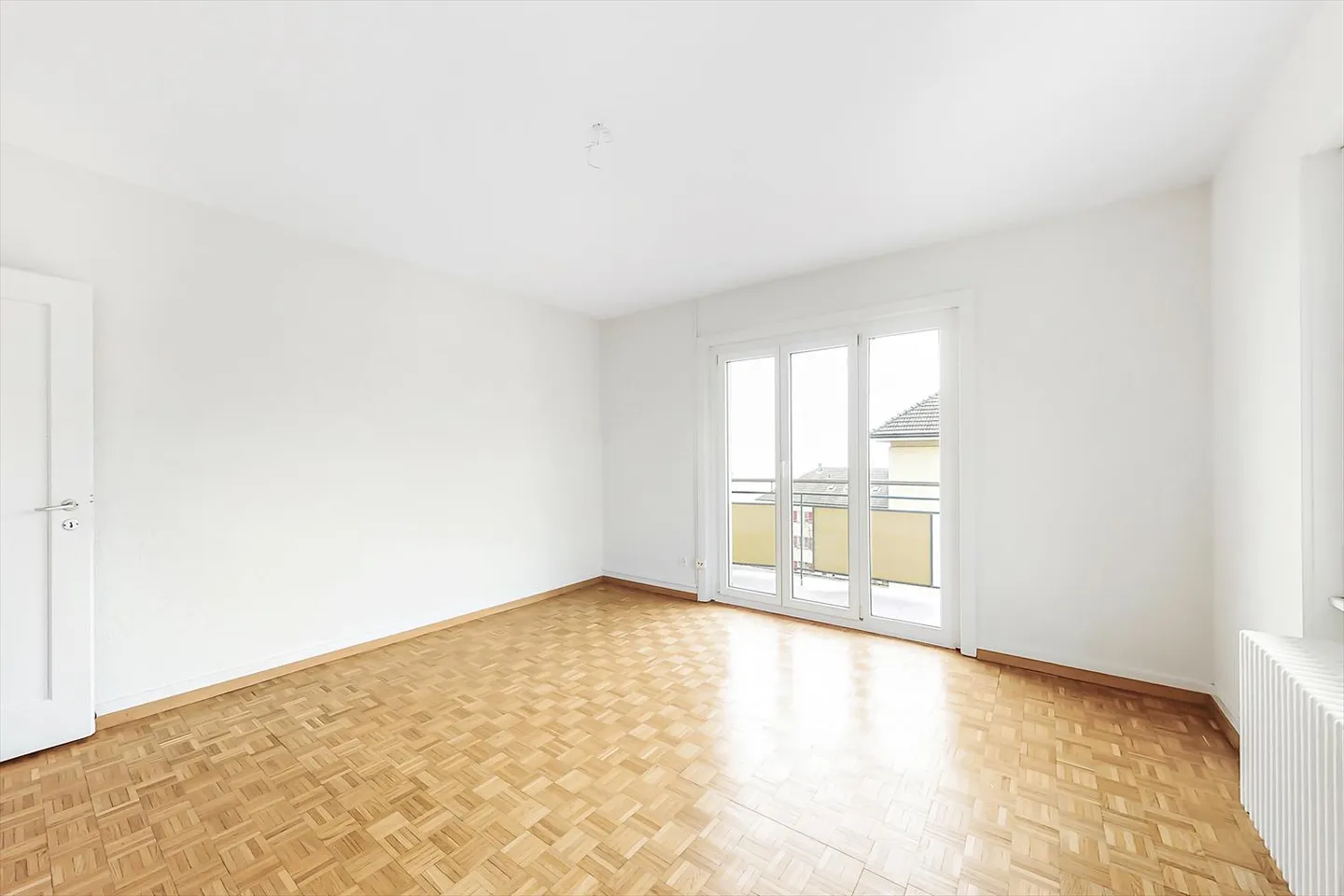 Appartement récemment rénové dans un quartier calme - Photo 3 sur 8